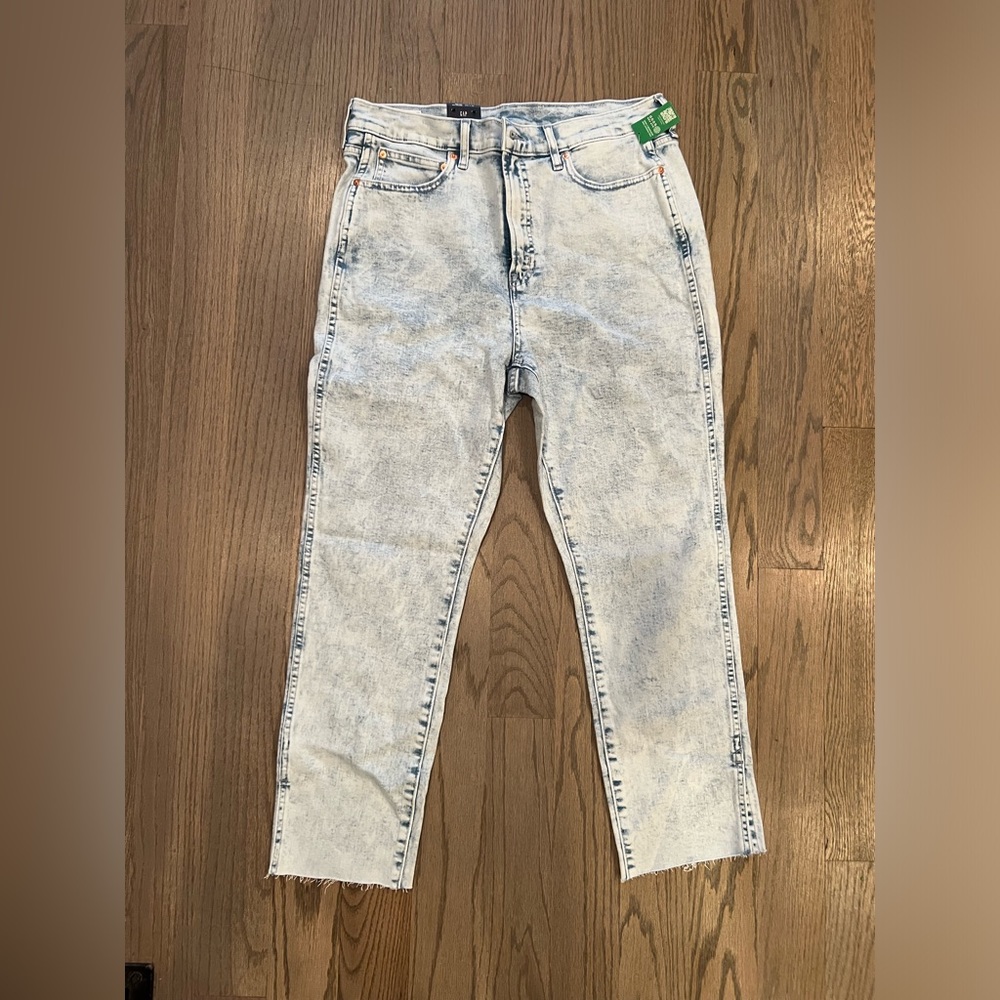 GAP Women’s Light Wash Jeans
